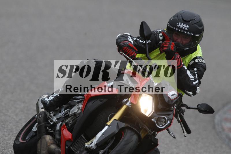 /Archiv-2025/10 23.04.2025 Cornu Master School ADR/rot-rouge/0